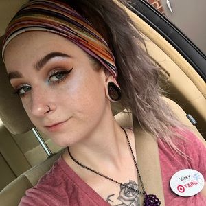 Meet your Posher, Vicky